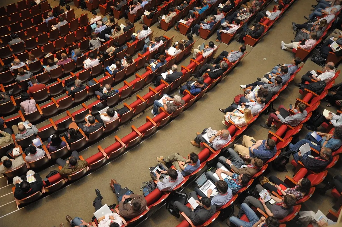 How to Run a Local Storytelling Night: A Step-by-Step Guide for First-Time Hosts